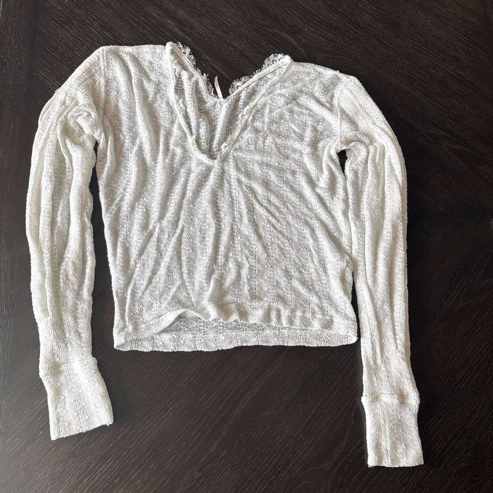 Free People White Lace Long Sleeve Top Pleated Sleeve Boho sweater Size small‎